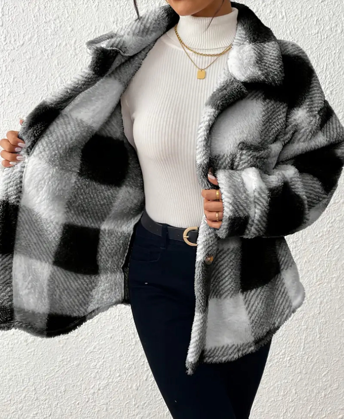 Vrouwen Elegante Geruite Nepbontjas met Knopen – Gezellige Herfst/Winter Casual Bovenkleding, Beige en Wit Ruitpatroon, Lange Mouw, Knoopsluiting, Ideaal voor Casual Outfits, Wintervest, Dameskleding, Gabane voor Vrouwen, Herfst Damespak